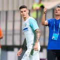 Anton Petrea (45 de ani), noul antrenor al FCSB, a explicat înlocuirea lui Adrian Petre (22) imediat după pauza meciului de la Mediaș pomenind despre oboseala atacantului. Camerele TV arată altceva