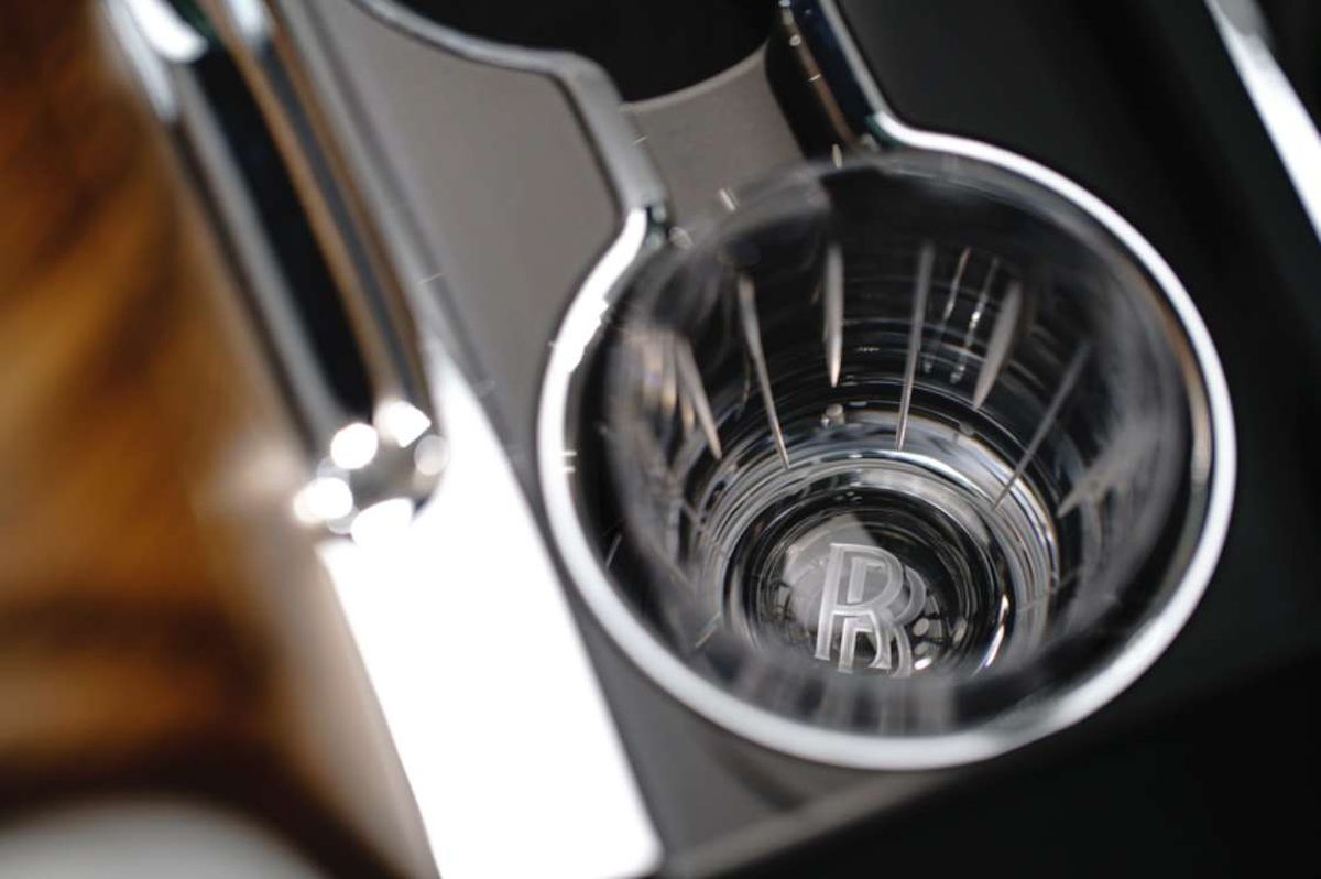 WOW! Mirel Rădoi s-a afișat pentru prima oară cu superbolidul de 300.000 de euro