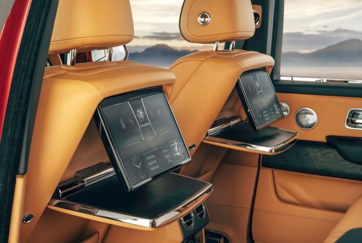 WOW! Mirel Rădoi s-a afișat pentru prima oară cu superbolidul de 300.000 de euro