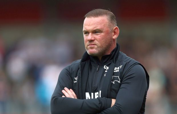 Scandal în Anglia! Rooney s-a dus în camera animatoarelor dintr-un night club, dar a adormit amețit de băutură