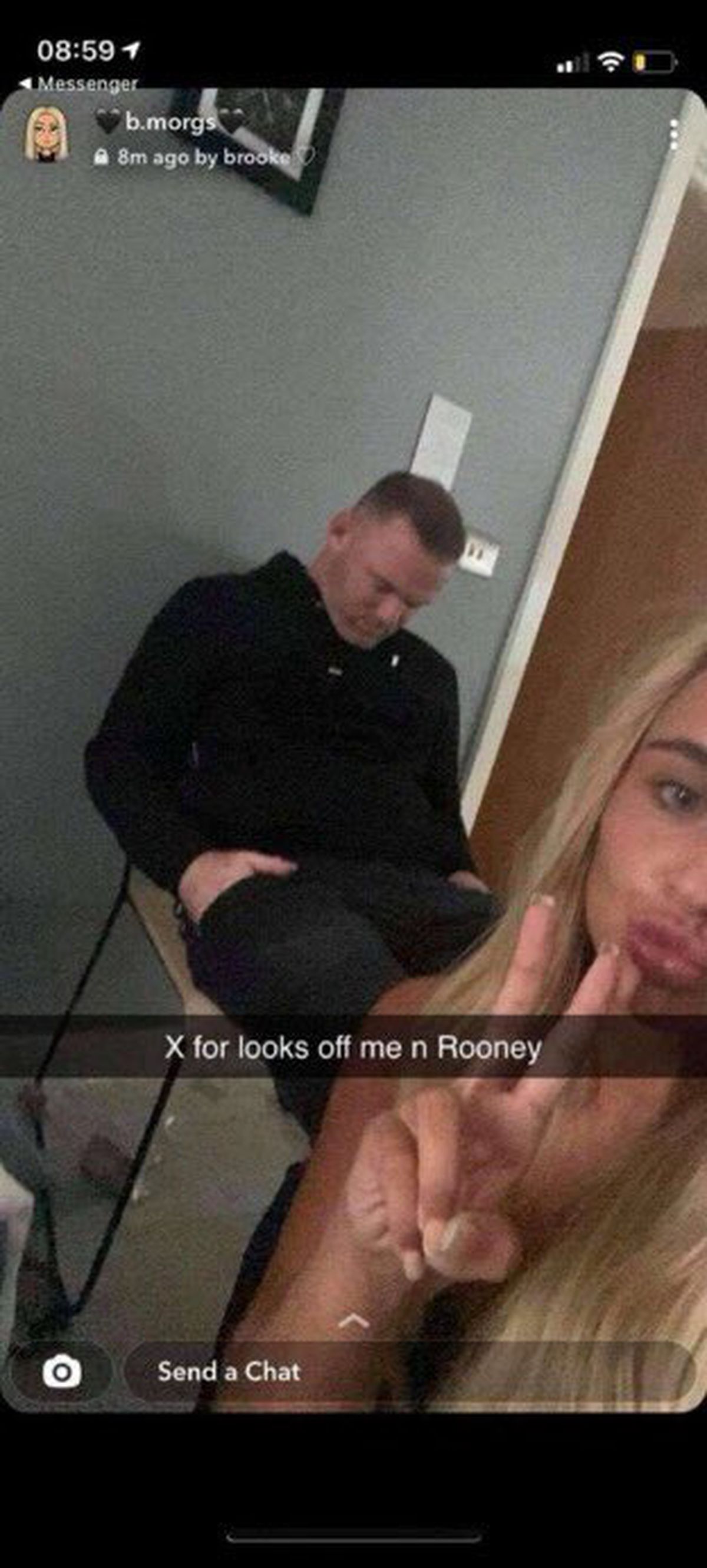 Scandal în Anglia! Rooney s-a dus în camera animatoarelor dintr-un night club, dar a adormit amețit de băutură