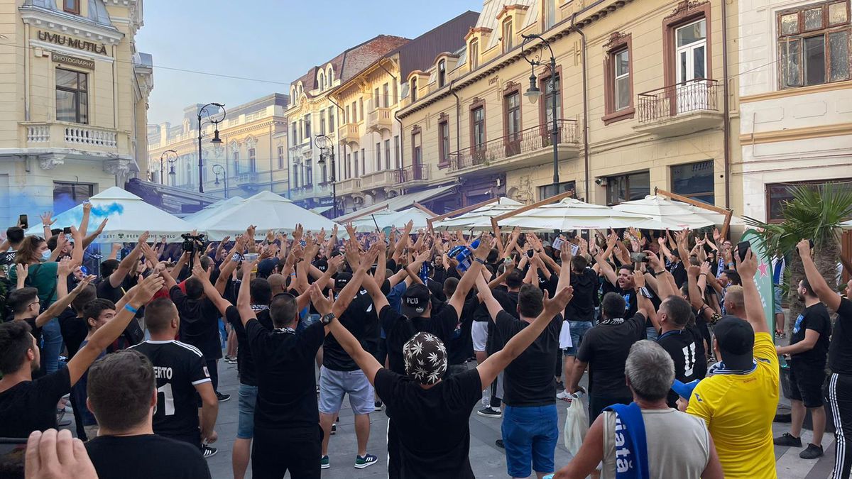 FOTO FCU Craiova - Dinamo, meci și fani în centrul orașului 26.07.2021