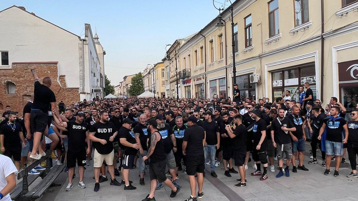 FOTO FCU Craiova - Dinamo, meci și fani în centrul orașului 26.07.2021