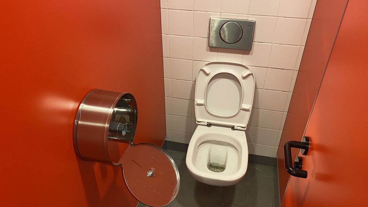 S-a ales praful după Euro! » N-am învățat nimic: imagini deplorabile de pe Arena Națională