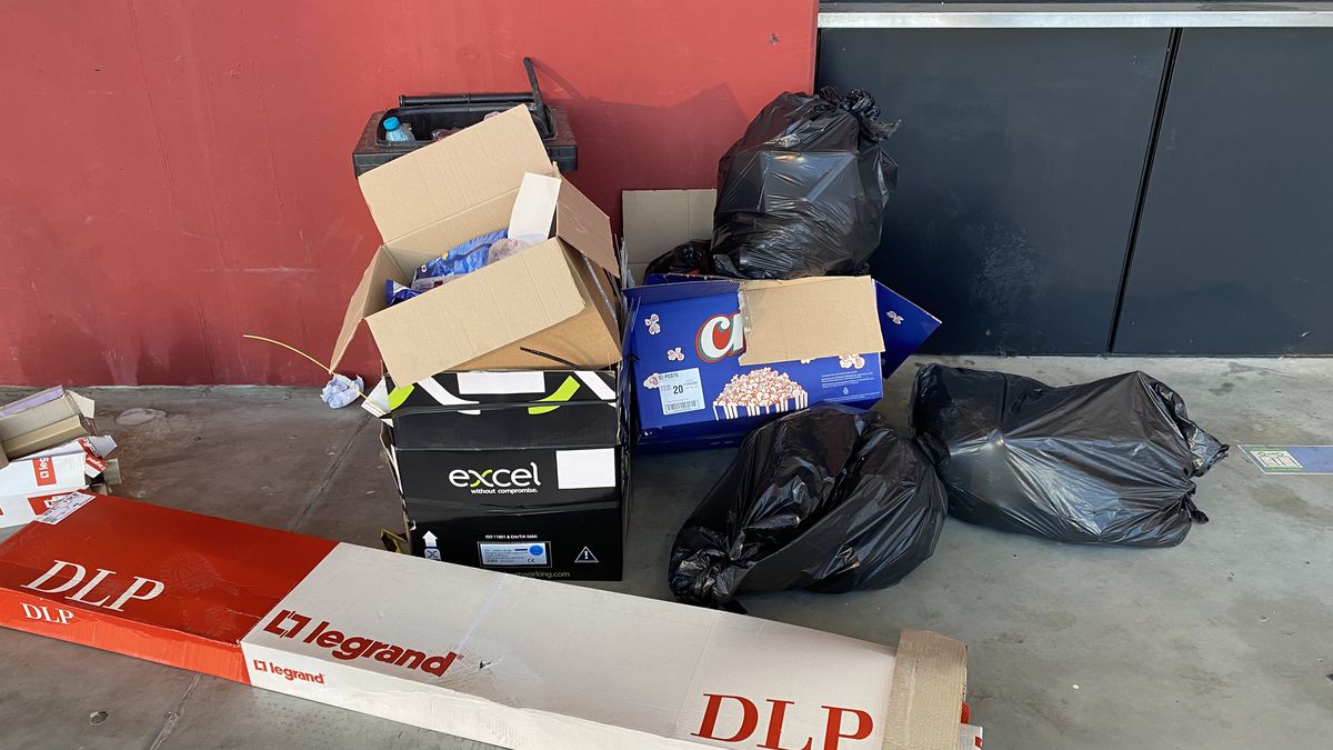 S-a ales praful după Euro! » N-am învățat nimic: imagini deplorabile de pe Arena Națională