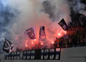FCU Craiova - Dinamo. Moment neașteptat pe „Ion Oblemenco” » Bannerul oltenilor a fost aplaudat de dinamoviști!