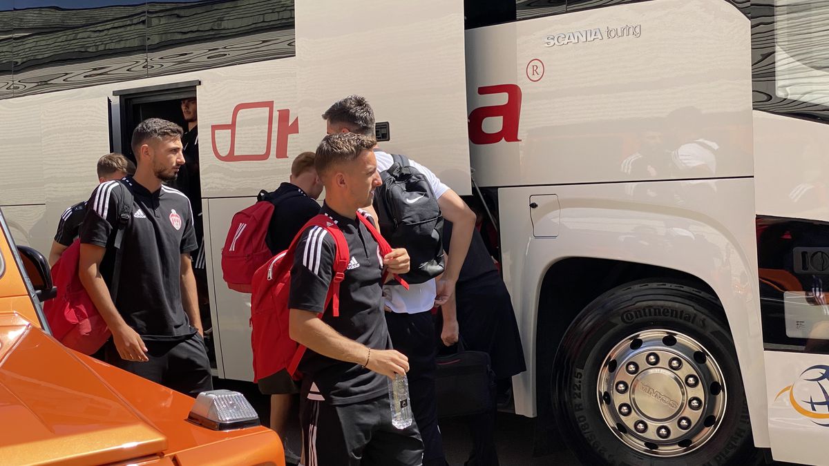 Marius Ștefănescu și Nicolae Păun, în camerele lui Elton John și Jennifer Lopez! Sepsi s-a cazat la kilometrul zero al VIP-urilor