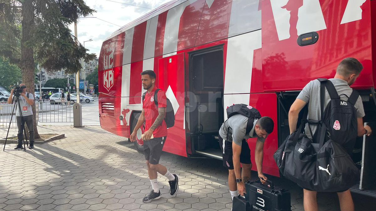 Imaginea serii din Bulgaria » Cum arată postul de comentator la CSKA 1948 Sofia - FCSB