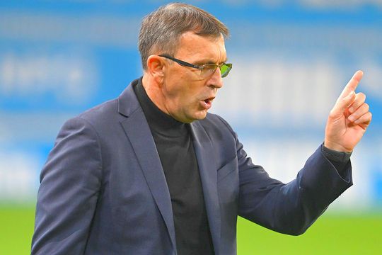 Eugen Neagoe, 55 de ani, fostul antrenor de la Universitatea Craiova, a vorbit la GSP Live, în această dimineață, despre despărțirea bruscă de olteni. În locul lui, în Bănie a fost instalat A1 Laurențiu Reghecampf (47).
