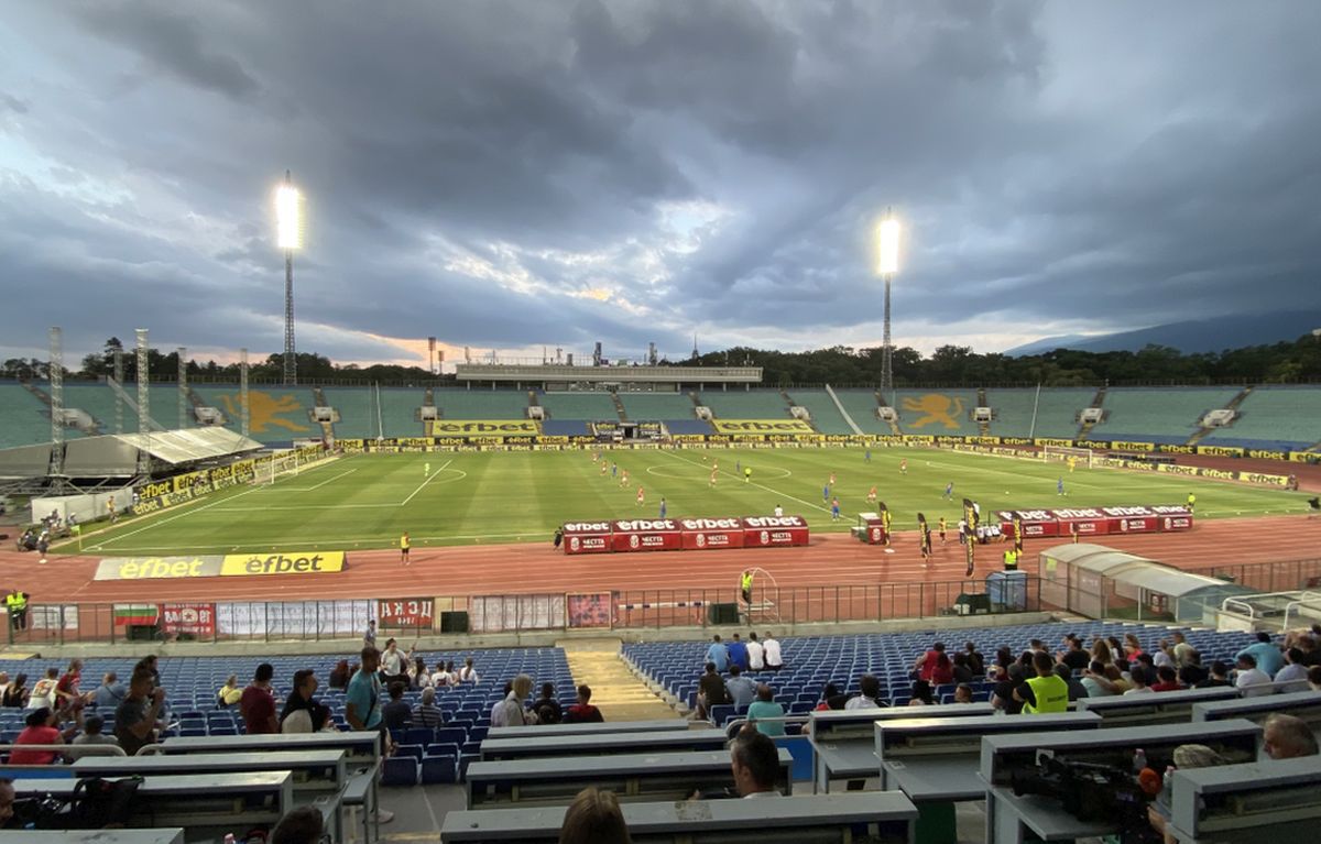 Imagini dezolante la CSKA 1948 - FCSB » Explicația pentru cei doar 1.000 de spectatori prezenți în tribune