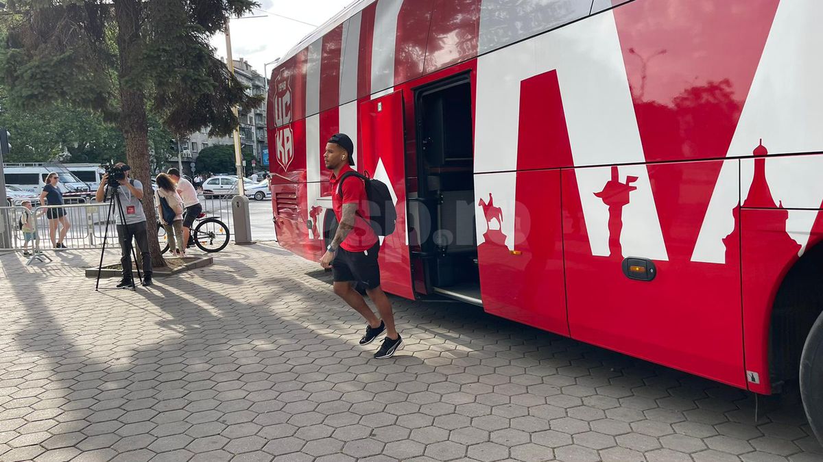 Prezență-surpriză în tribunele arenei „Vasil Levski” » Plecat în vară de la FCSB a venit să semneze cu CSKA 1948