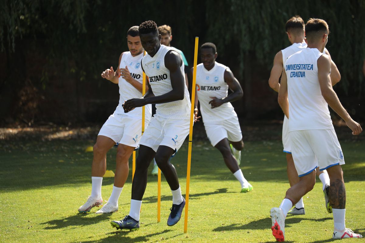 Primele imagini cu Reghecampf în acțiune, după ce a semnat cu Universitatea Craiova