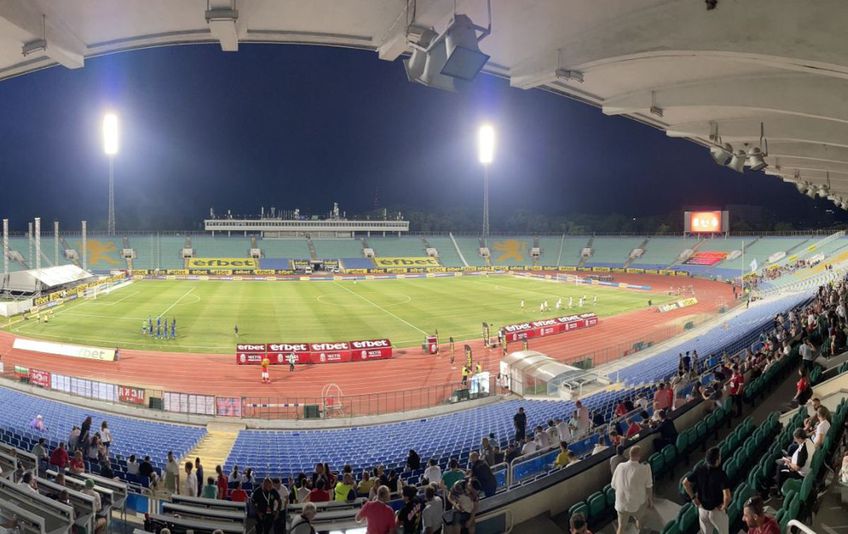 Billel Omrani (30 de ani) asistă la duelul dintre CSKA 1948 și FCSB, din turul secund preliminar al Conference League. Atacantul francez urmează să semneze cu gruparea din Bulgaria.