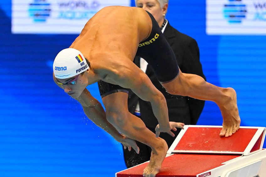 David Popovici, 18 ani, campionul mondial en titre la 100 m liber, a intrat în ultimul act cu al cincilea timp și va înota pe culoarul al doilea în finală.