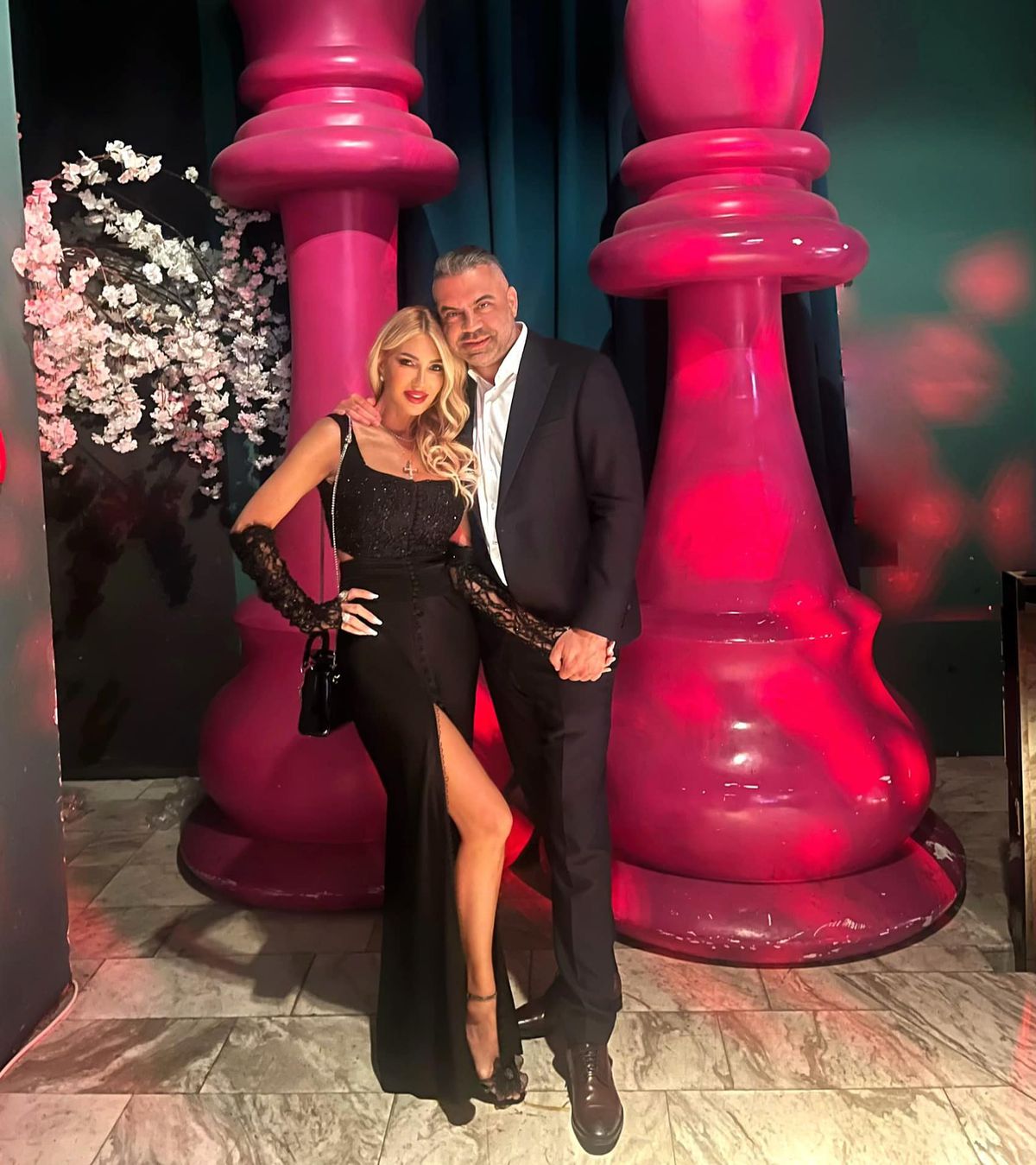 În plin divorț, soția lui Bogdan Vasiliu, rapidistul reținut de DNA, a transmis un mesaj neașteptat: „Mi-am făcut duș, m-am fardat...”