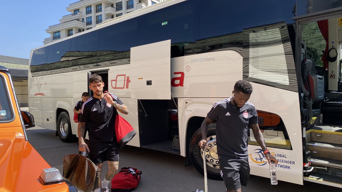 Marius Ștefănescu și Nicolae Păun, în camerele lui Elton John și Jennifer Lopez! Sepsi s-a cazat la kilometrul zero al VIP-urilor