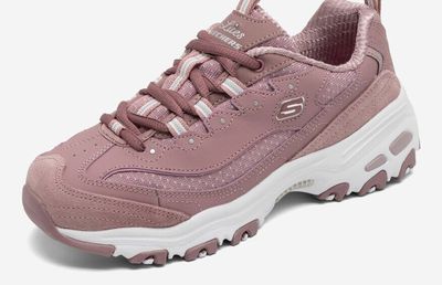 Pantofi sport Skechers pentru el și ea – iată cele mai bune modele