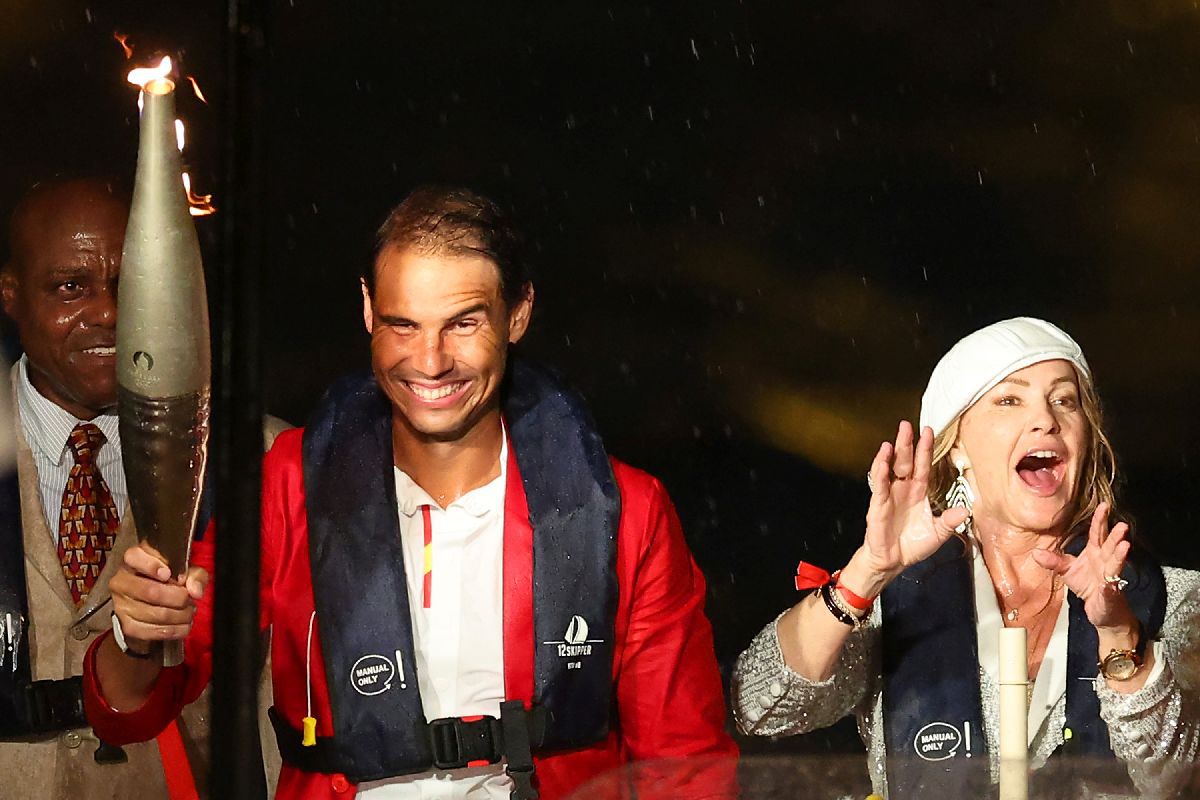 Istoric! Ceremonia de deschidere a Jocurilor Olimpice de la Paris: echipa GSP, martoră la evenimentul anului în sportul mondial! Nadia Comăneci a dus Flacăra: în barcă alături de legendarii Nadal, Carl Lewis și Serena