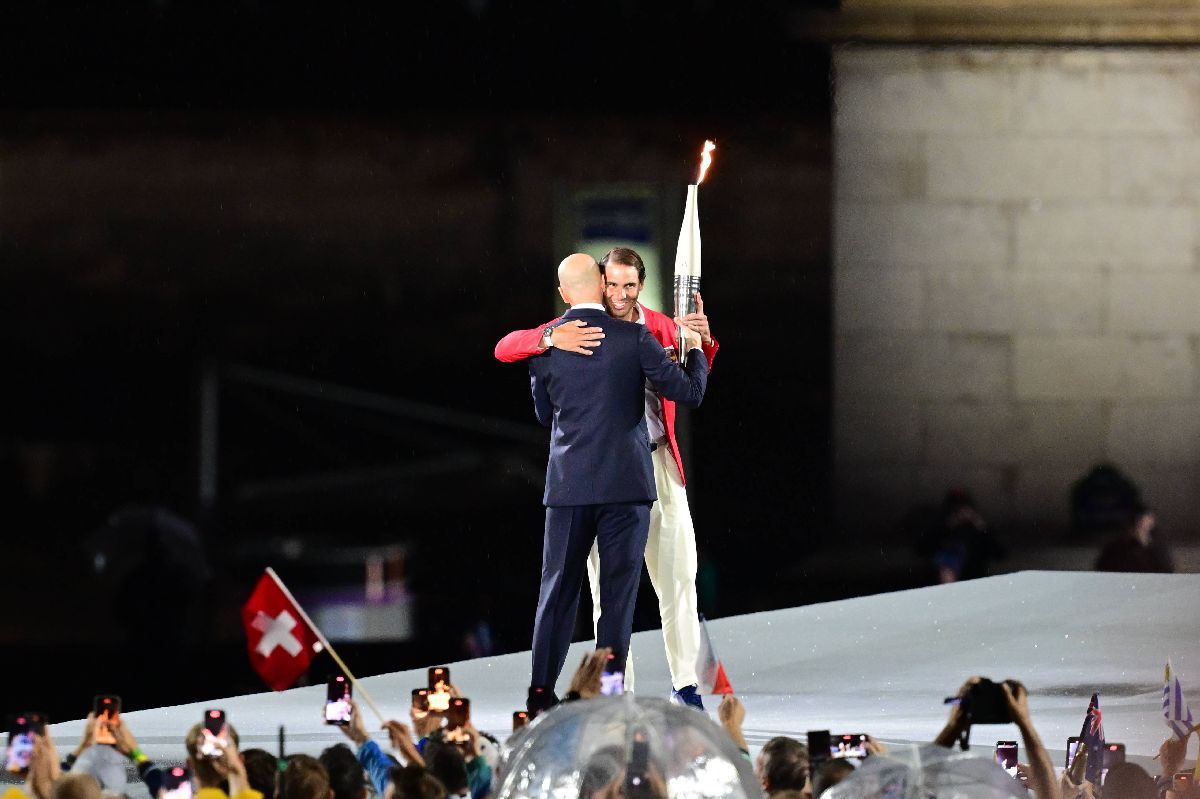 Moment emoționant: Celine Dion a ignorat boala și a cântat după 4 ani, lângă Turnul Eiffel din Paris