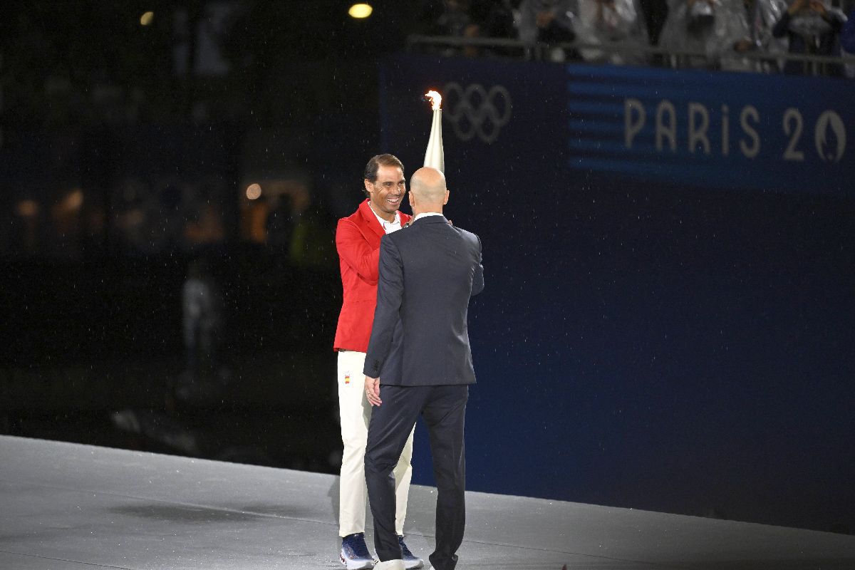 Rafa Nadal, Nadia Comăneci, Carl Lewis și Serena Williams au purtat Flacăra Olimpică la Paris