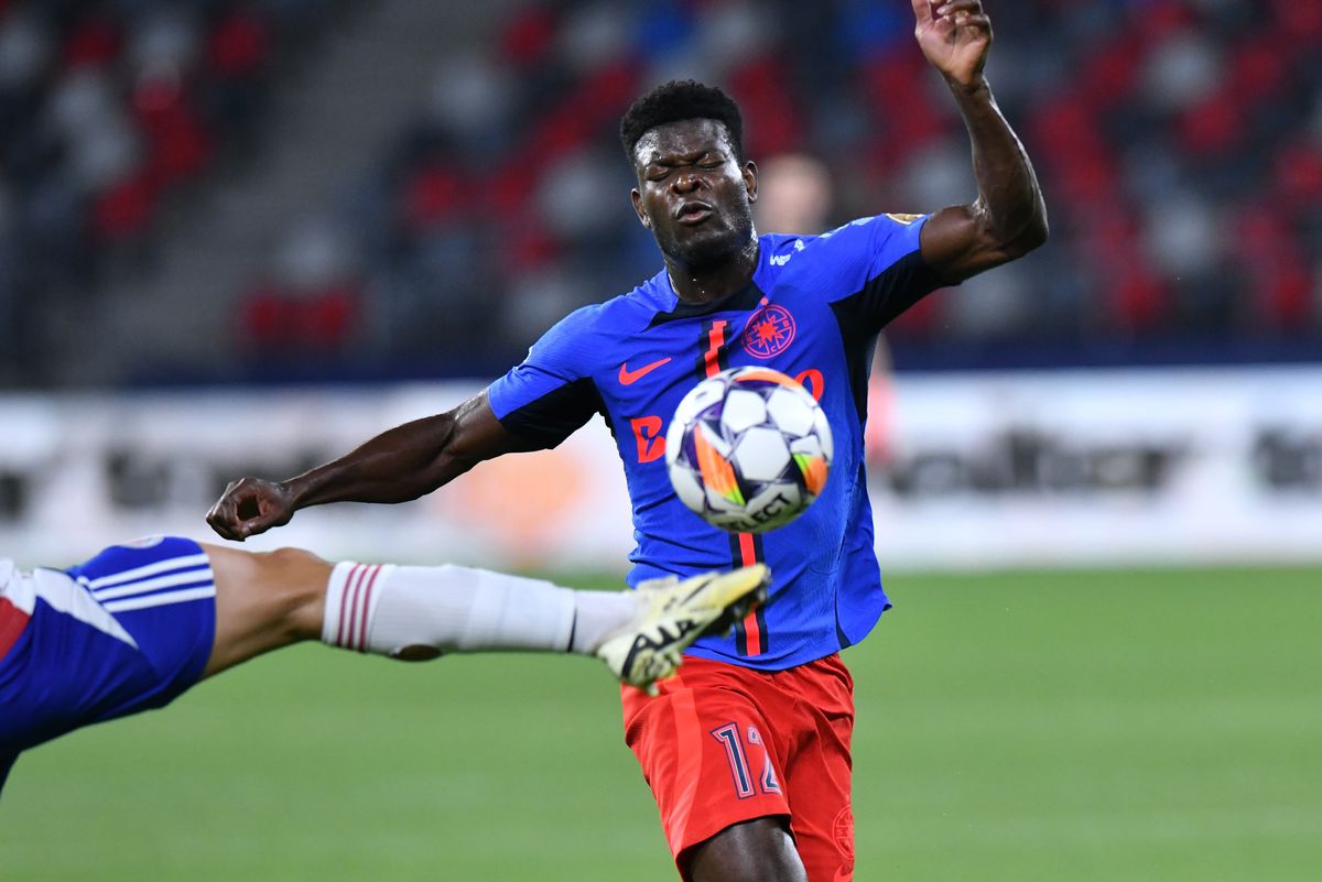 După FCSB - Oțelul 0-2, Andrei Vlad își toarnă cenușă în cap: „Problema este la noi, ne asumăm”