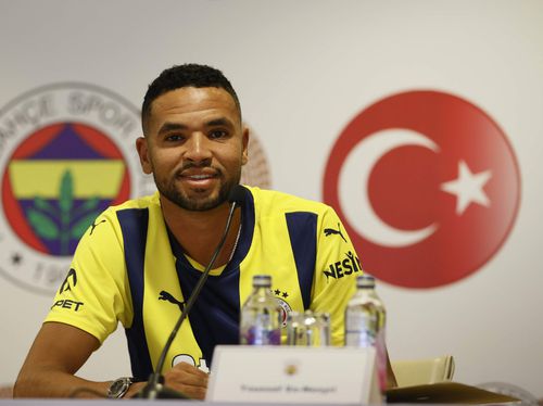 Youssef En-Nesyri semnează acordul cu Fenerbahce valabil până în 2029 / Foto: Imago