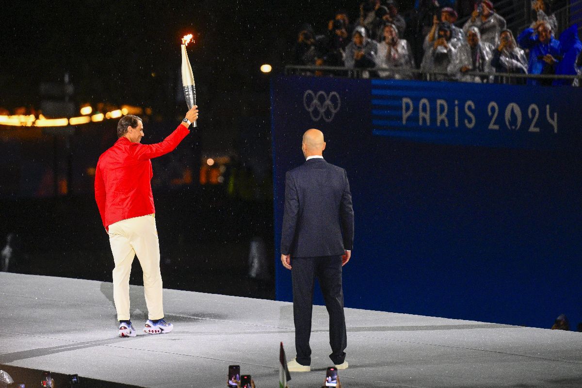 Rafa Nadal, Nadia Comăneci, Carl Lewis și Serena Williams au purtat Flacăra Olimpică la Paris