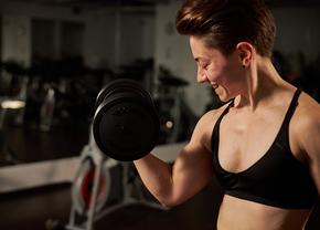 Totul despre masa musculară: ce trebuie să mâncăm pentru hipertrofie, legătura mai puţin ştiută dintre muşchi şi glicemie + Ce este sarcopenia şi cum o putem încetini
