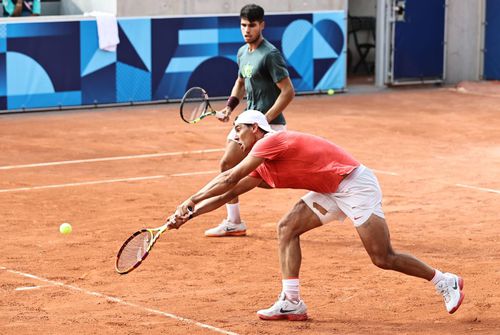 Rafael Nadal, cu bandaj pe coapsă la antrenament/ foto Imago Images