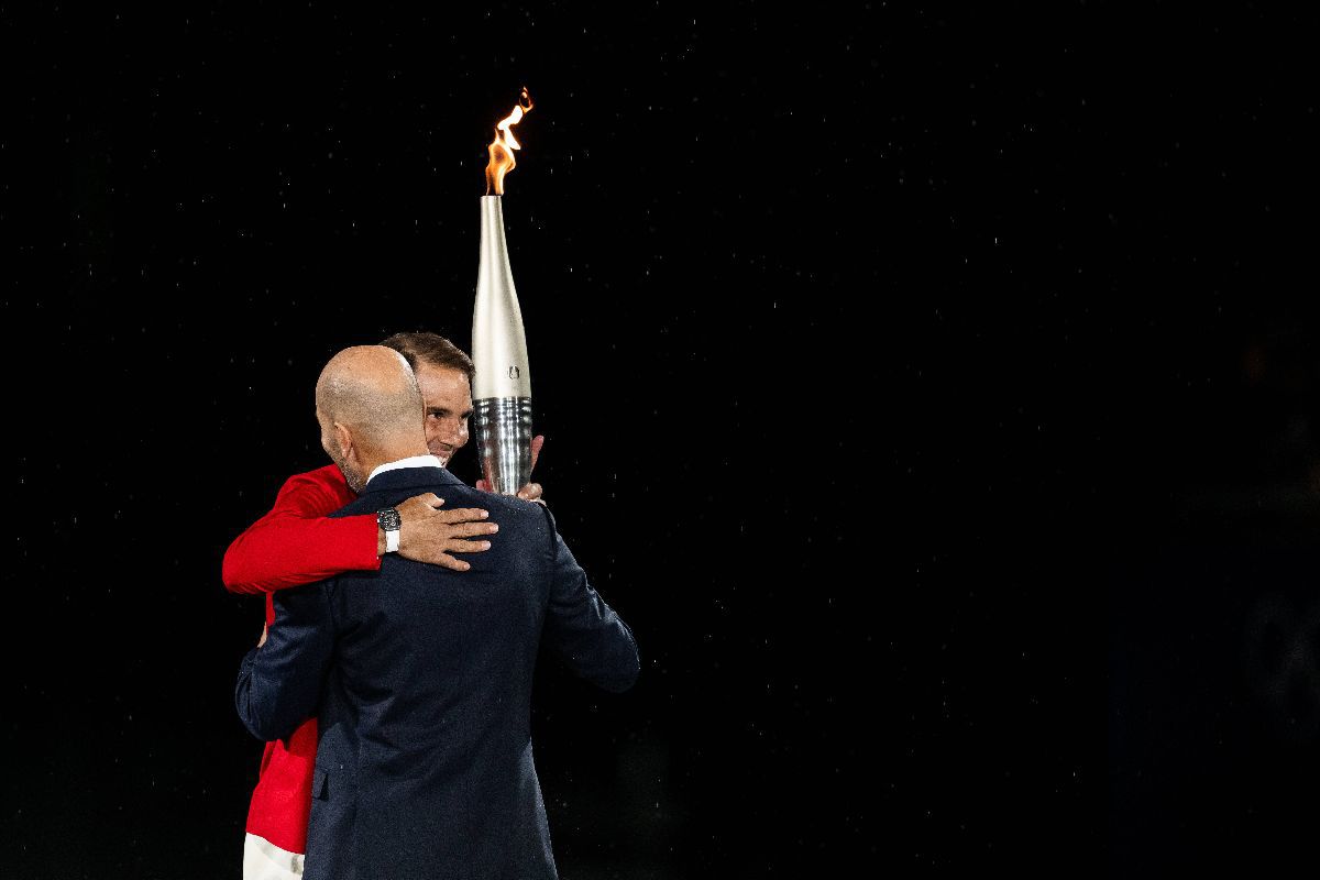 Moment emoționant: Celine Dion a ignorat boala și a cântat după 4 ani, lângă Turnul Eiffel din Paris