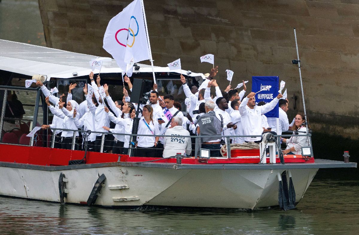 Istoric! Ceremonia de deschidere a Jocurilor Olimpice de la Paris: echipa GSP, martoră la evenimentul anului în sportul mondial! Nadia Comăneci a dus Flacăra: în barcă alături de legendarii Nadal, Carl Lewis și Serena