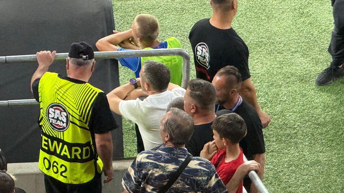 Ce s-a întâmplat pe teren, imediat după FCSB - Farul: MM Stoica a coborât de urgență din lojă! Găman, înjurat de tot stadionul