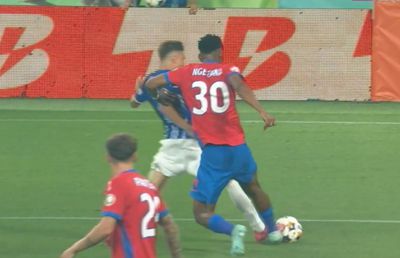 A clacat din nou în Ghencea: Ngezana le-a făcut oaspeților un penalty cadou!