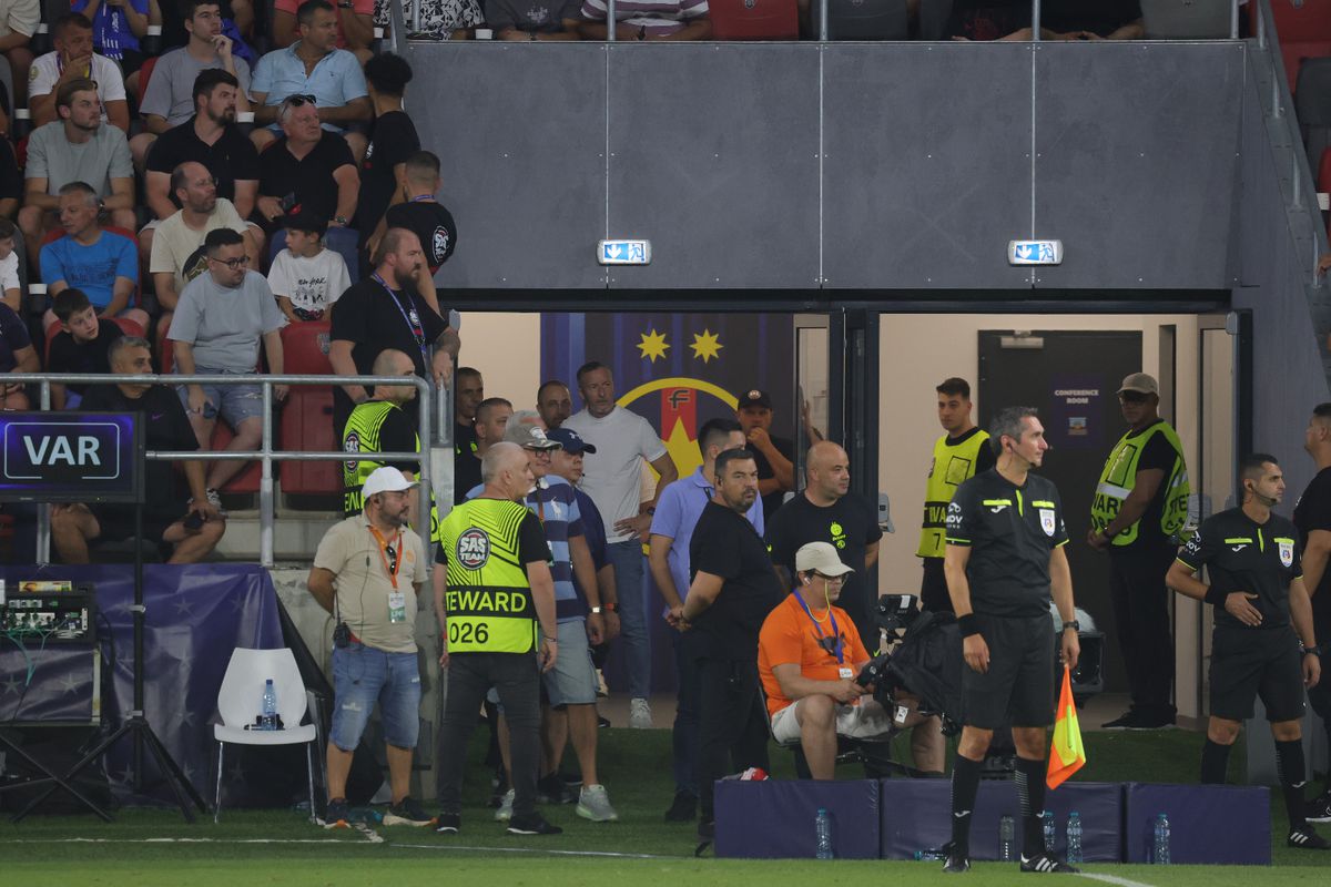 Ce s-a întâmplat pe teren, imediat după FCSB - Farul: MM Stoica a coborât de urgență din lojă! Găman, înjurat de tot stadionul
