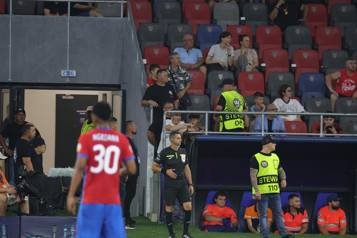 Ce s-a întâmplat pe teren, imediat după FCSB - Farul: MM Stoica a coborât de urgență din lojă! Găman, înjurat de tot stadionul