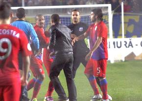 După mai bine de 13 ani » Ultima dată când FCSB a avut portarul eliminat în campionat a fost după o bătăie generală