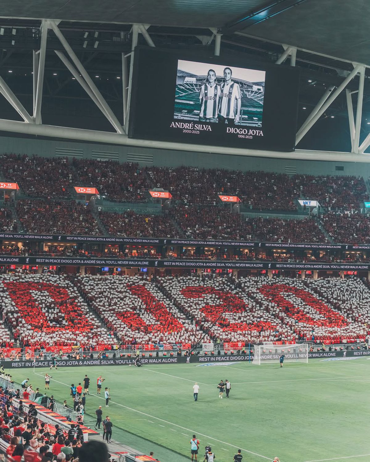 Scenografia emoționantă pentru Diogo Jota, afișată de fanii lui Liverpool