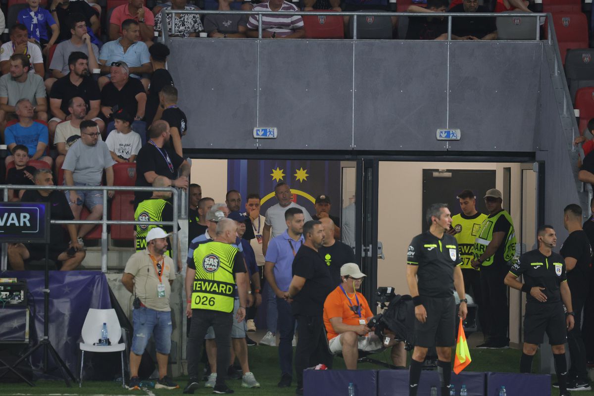 Ce s-a întâmplat pe teren după FCSB - Farul