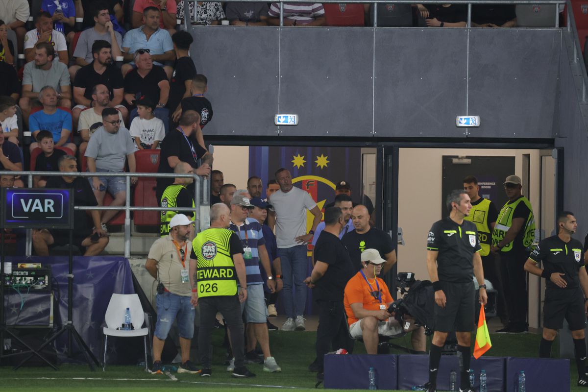 Ce s-a întâmplat pe teren, imediat după FCSB - Farul: MM Stoica a coborât de urgență din lojă! Găman, înjurat de tot stadionul