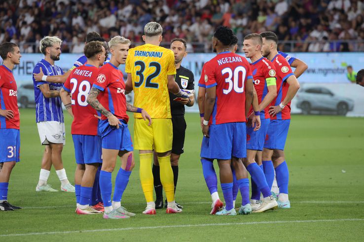 Ștefan Târnovanu, cartonaș roșu în FCSB - Farul. FOTO: Ionuț Iordache