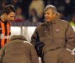 Partizan - Șahtior Donețk, Liga Campionilor, 23 noiembrie 2010, Belgrad (Serbia). Răzvan Raț (stânga), alături de Mircea Lucescu (dreapta). Foto: Imago