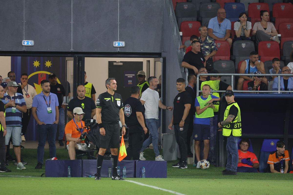 Ce s-a întâmplat pe teren, imediat după FCSB - Farul: MM Stoica a coborât de urgență din lojă! Găman, înjurat de tot stadionul