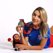 Bernadette Szocs, cu medalia de argint la Mondiale/ sursă foto: Facebook @Steaua București