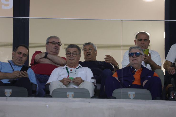 Nume grele la lojă în FCSB - Farul // foto: Ionuț Iordache (GSP)