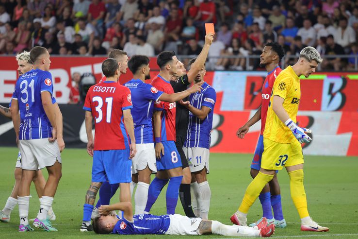 Ștefan Târnovanu, cartonaș roșu în FCSB - Farul. FOTO: Ionuț Iordache