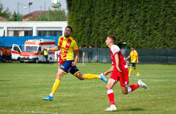 RIPENSIA - UTA ARAD 2-1 // Au condus tot meciul, dar s-au văzut învinși în ultimele trei minute: "Echipă mică cu inimă mare"
