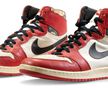 FOTO Cum arată pantofii originali „Air Jordan 1", vânduți cu fabulosul preț de 615.000$!