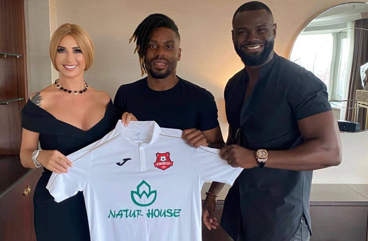 FOTO Transferul #9 la Hermannstadt: fotbalistul revine în Liga 1 după 5 ani + Cum a apărut Anamaria Prodan la prezentare