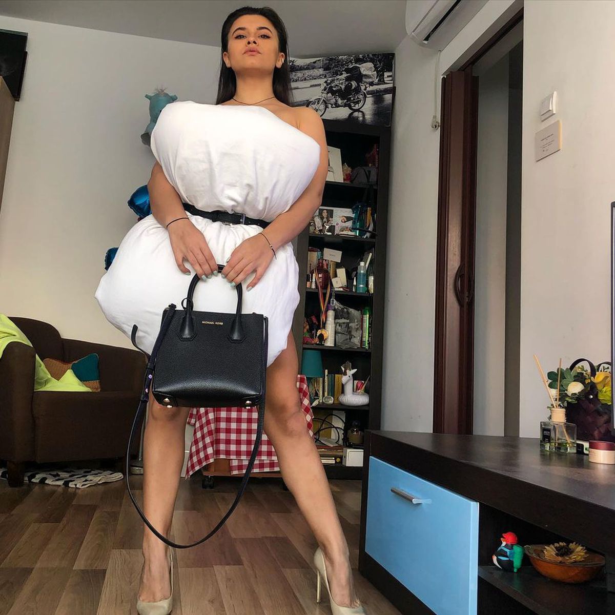 FOTO Diana Bulimar, apariție spectaculoasă și la plajă și în grădină