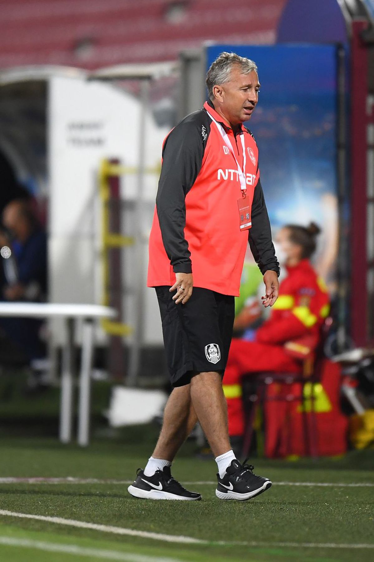 Dan Petrescu, detalii despre transferurile de la CFR Cluj: „Pe două posturi mi-aș mai dori fotbaliști”